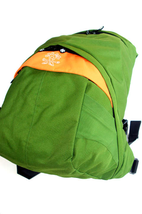 crumpler-sinking-barge-camera-bag