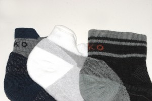 Various styles of ankle bands provide support and protection from rubbing. Wide bands also help to keep out dirt that can work its way into the sock. 