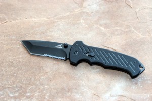 At 8.6-inches in length the 06 FAST has an ergonomic G10 nylon grip with grooves ball-milled into it. The Tanto blade features a fine and serrated edge combination. 