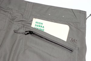 The Equatorial short has two rear pockets on the right side, one with a zipper to secure your wallet or ID. 